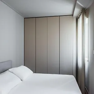 https://ferrini-home-etnea-collection.catania-hotels.net